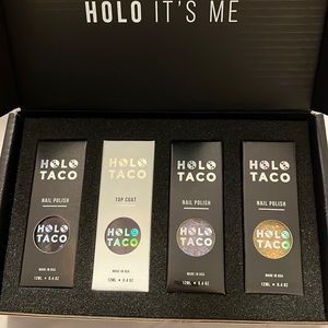 Holo it’s me nail polish